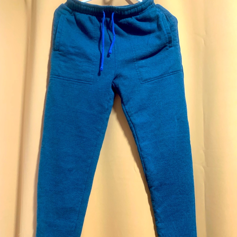Roots sweats